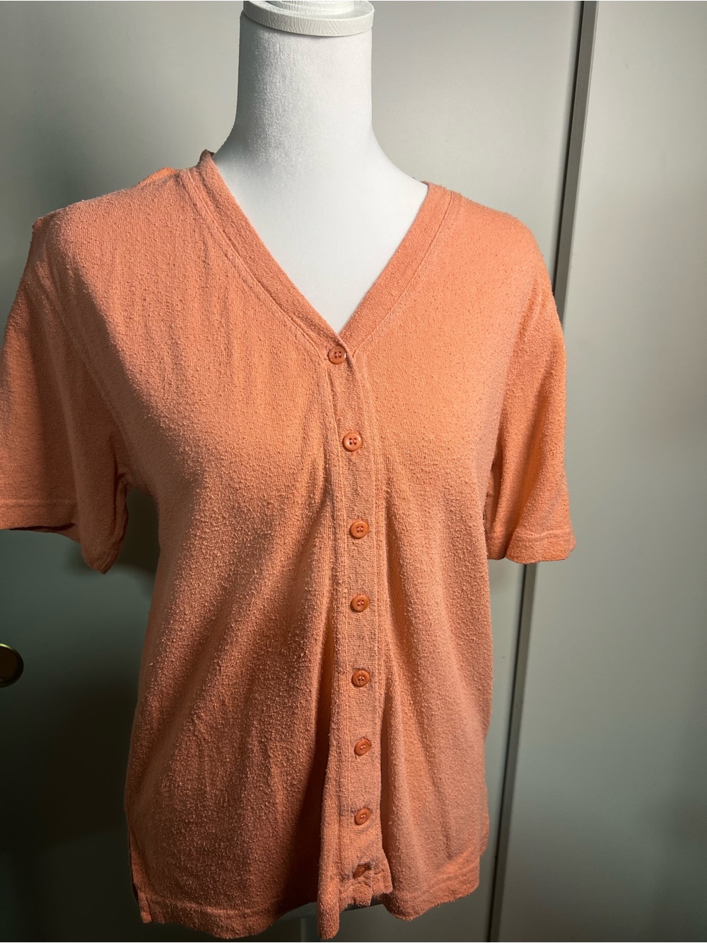 Carolyn Taylor Peach Short-Sleeve Button-Down V-Neck Top